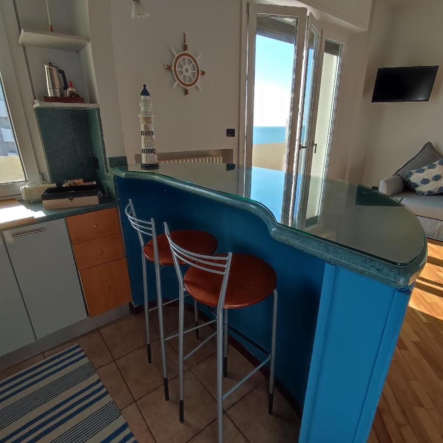 Apartamento Tramonto In Baia Pésaro Exterior foto