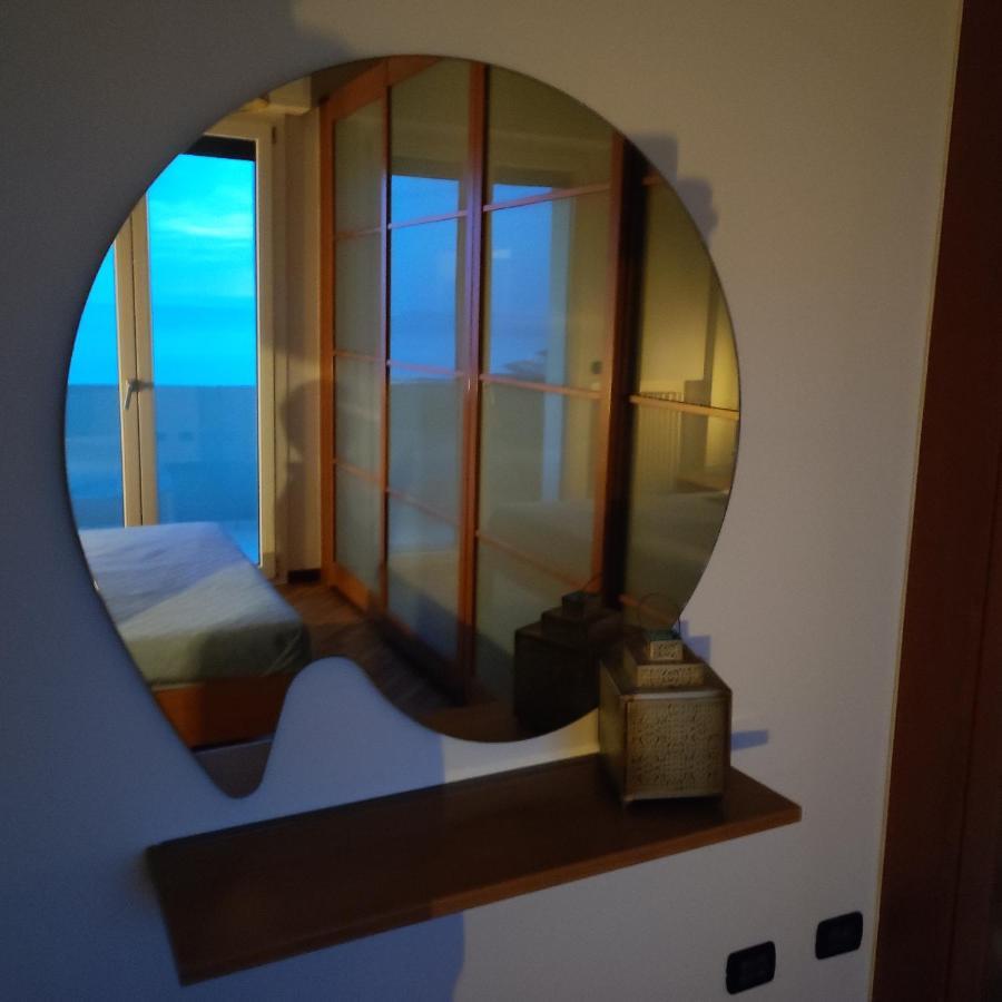 Apartamento Tramonto In Baia Pésaro Exterior foto